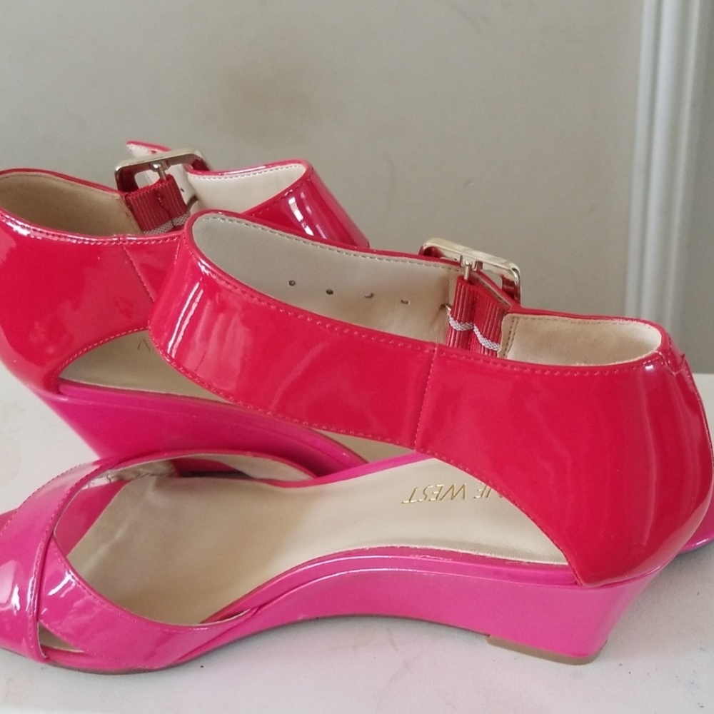 Woman's shoes